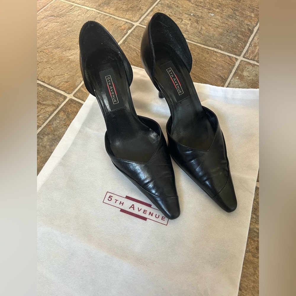 Saks 5th Avenue Black Women's Shoes size 5.5